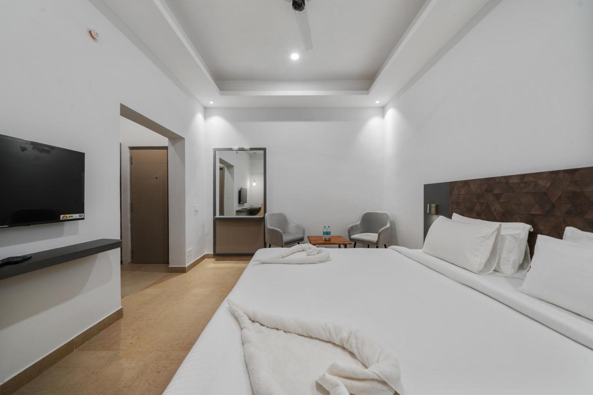 Hotel Gsr Tumkur Luaran gambar