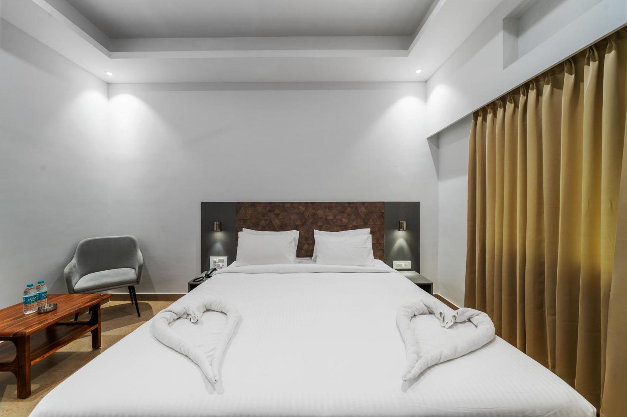 Hotel Gsr Tumkur Luaran gambar