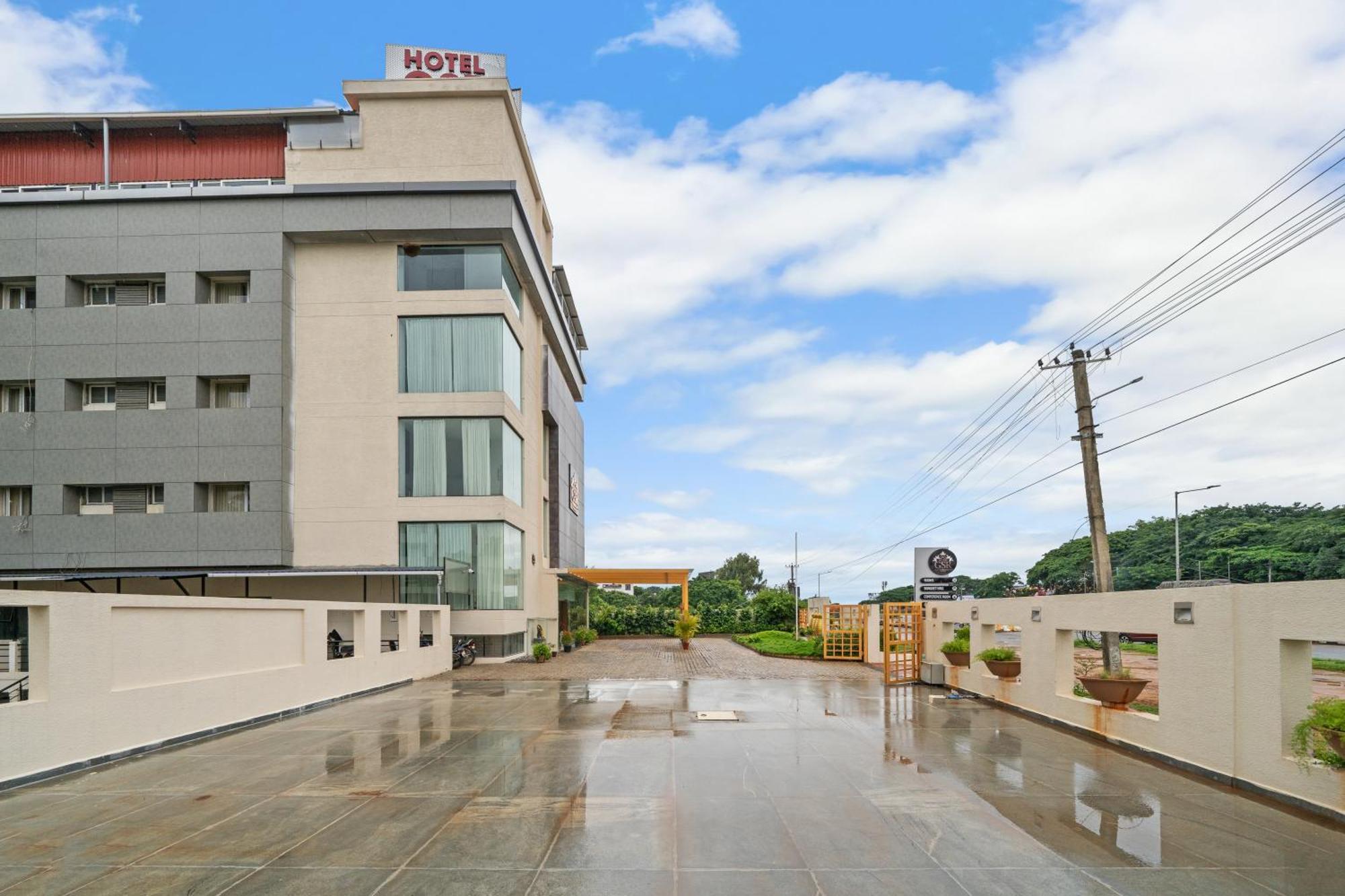 Hotel Gsr Tumkur Luaran gambar