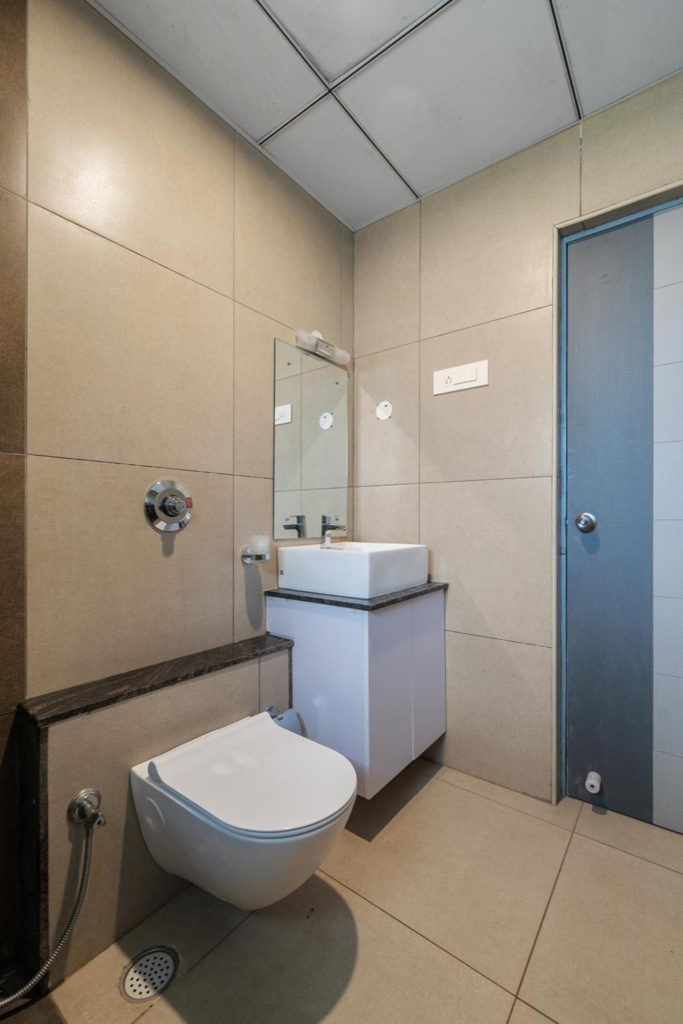 Hotel Gsr Tumkur Luaran gambar