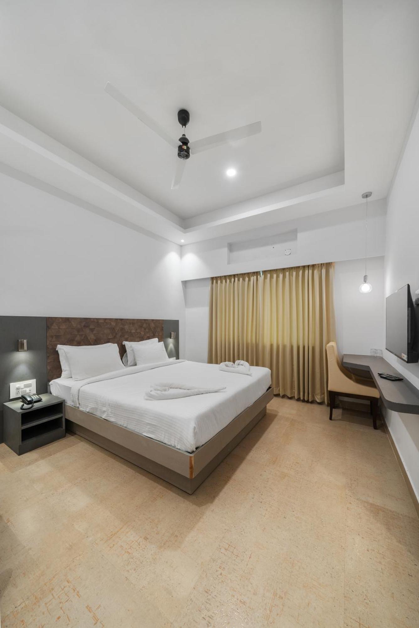Hotel Gsr Tumkur Luaran gambar