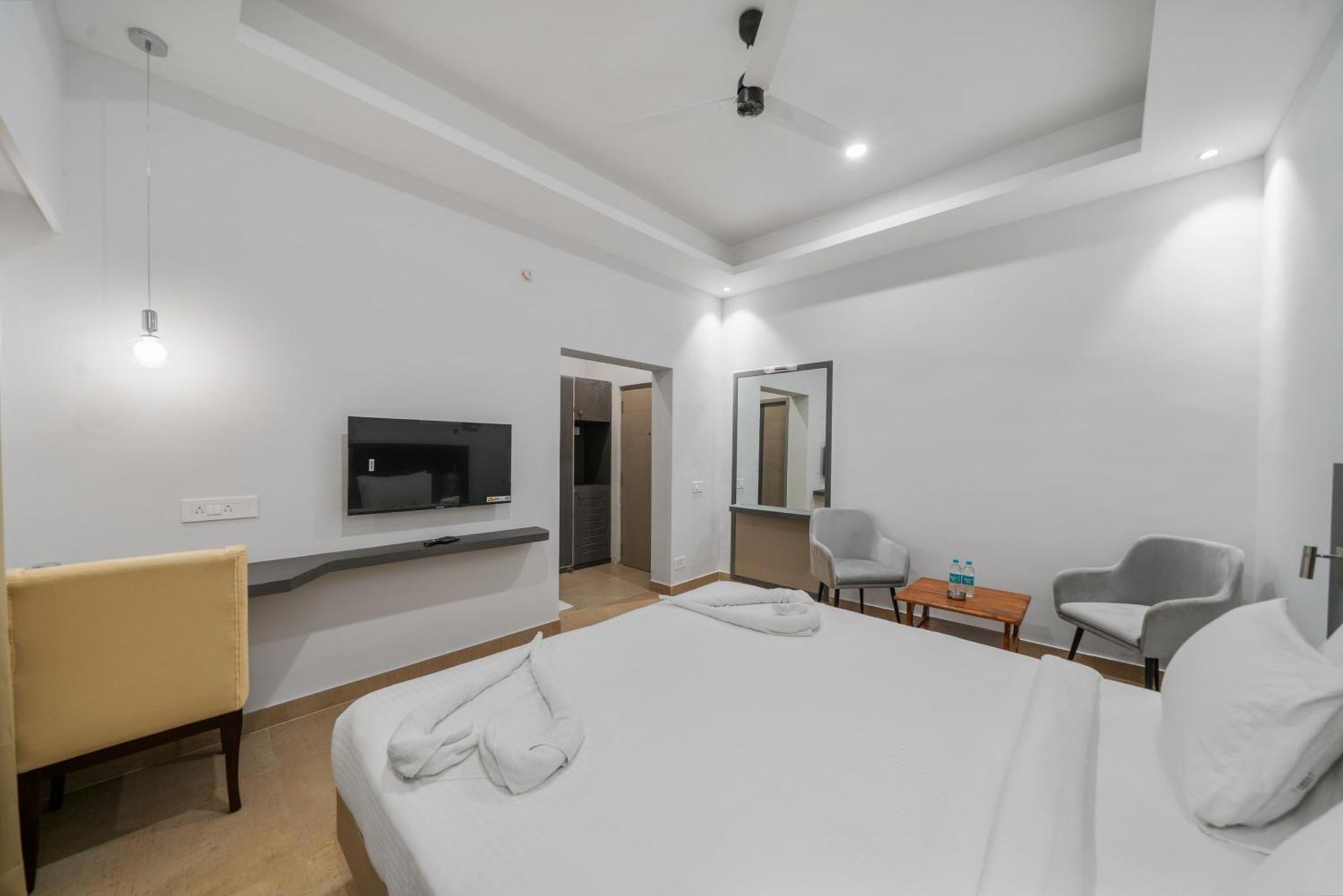 Hotel Gsr Tumkur Luaran gambar