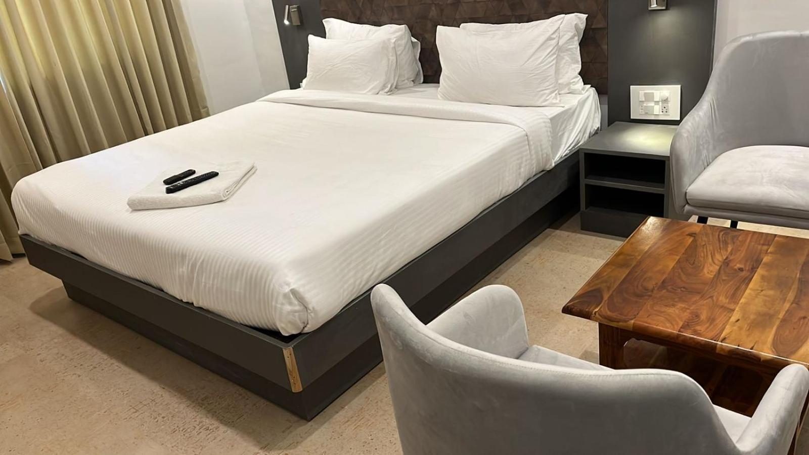 Hotel Gsr Tumkur Luaran gambar