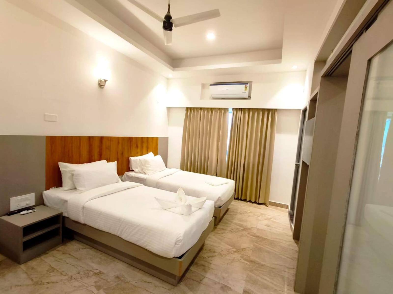 Hotel Gsr Tumkur Luaran gambar
