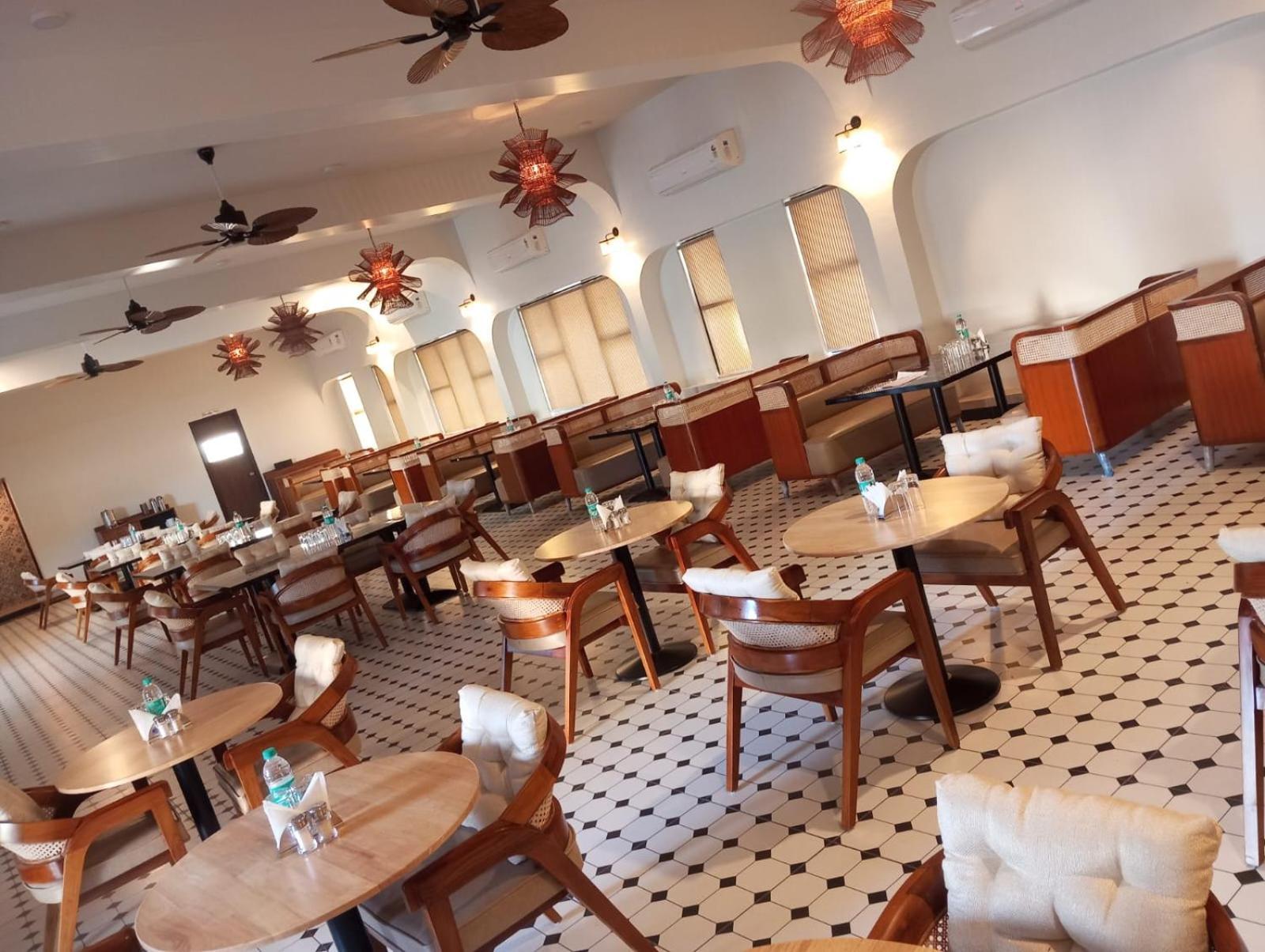 Hotel Gsr Tumkur Luaran gambar